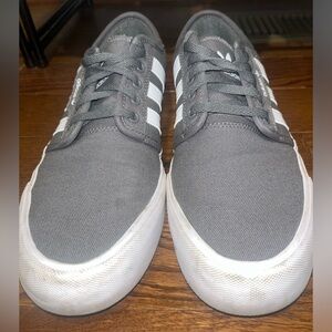Adidas, Gray, Size 9